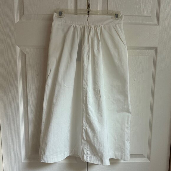 White pleated skirt - Picture 6 of 9